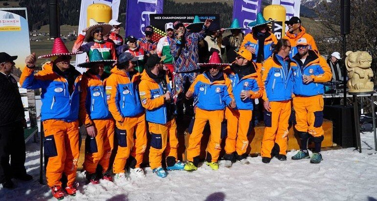 Pisten, Party, Pulverschnee – Bild: Degn Film / ServusTV / Sabine Knoche