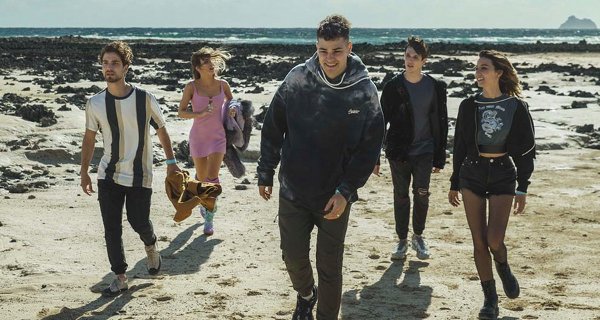 Willkommen auf Eden – Bild: Netflix/Brutal Media Willkommen auf Eden – Bild: Netflix/Brutal Media