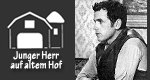 Junger Herr auf altem Hof